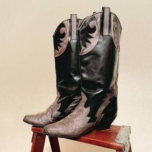 Vintage Charles David 2 tones cowboy style boots